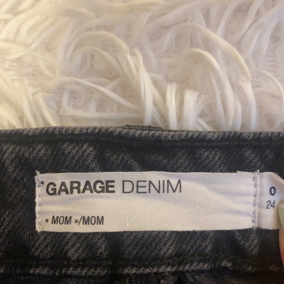 Black mom jeans! Size 0 (extra small) ,worn twice, good condition:) - Picture 4 of 4